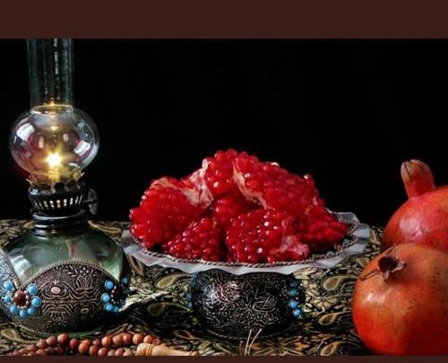 عکس دیوان حافظ و انار