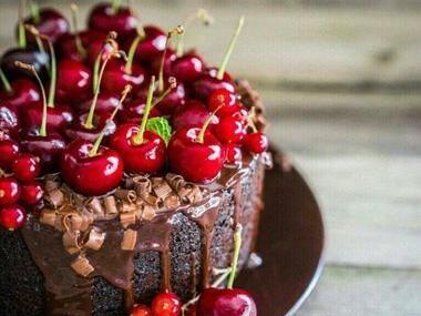 عکس کیک آلبالویی