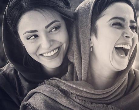 عکس خنده تلخ دختر