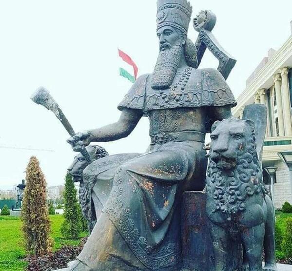 عکس کوروش کبیر مجسمه