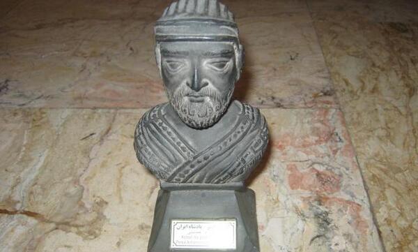 عکس کوروش کبیر مجسمه
