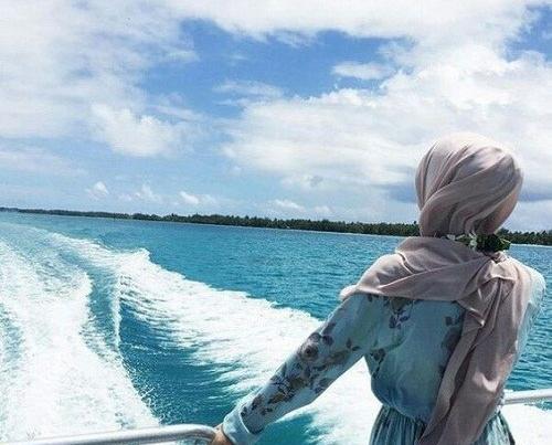 عکس پروفایل دختر چادری لب دریا