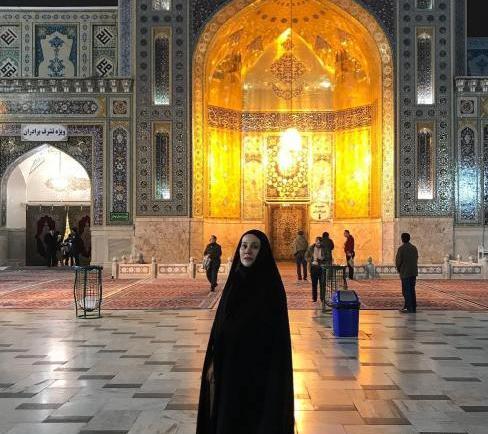 عکس دختر چادری حرم امام رضا