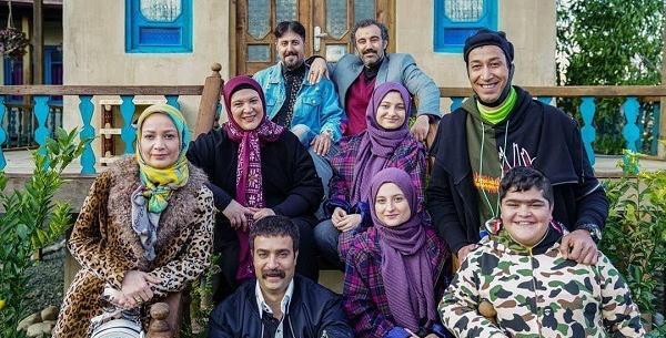 عکس سارا و نیکا با آریا عظیمی نژاد