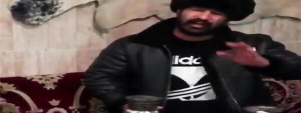 عکس وحید مرادی با کلاه پشمی