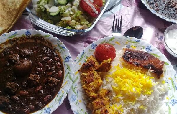 عکس قورمه سبزی در طبیعت