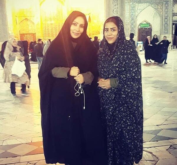 عکس دختر چادری تو حرم امام رضا