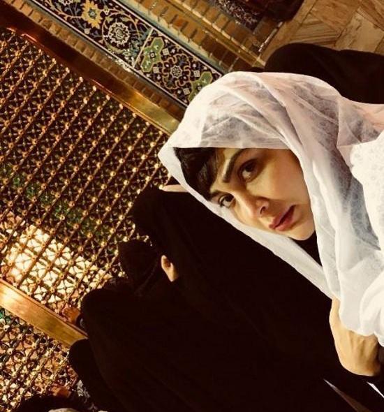 عکس دختر با حجاب در حرم امام رضا