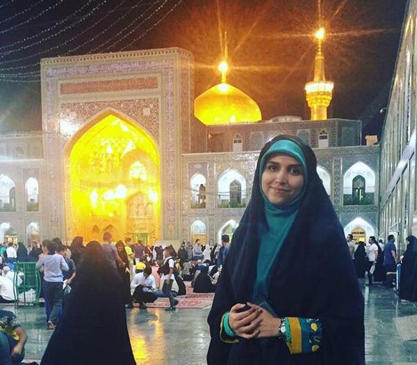 عکس دختر با حجاب در حرم امام رضا