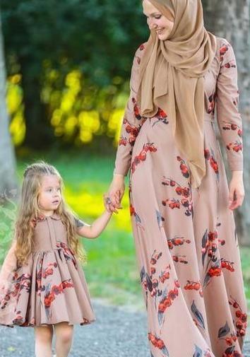 عکس مادر و دختری با حجاب