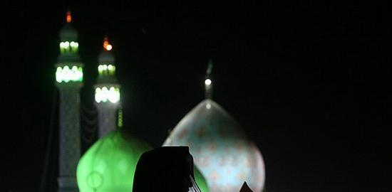 عکس دختر چادری در مسجد جمکران