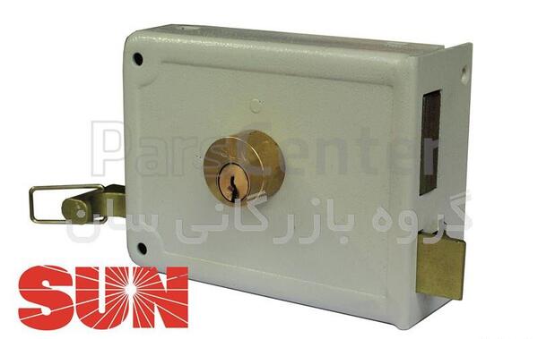 عکس داخل قفل درب حیاط