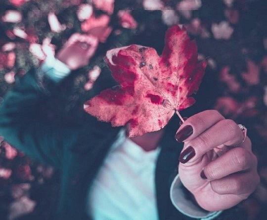 عکس دخترونه قرمز برای پروفایل