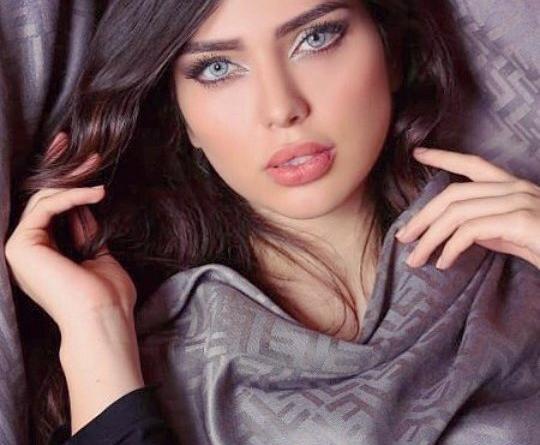 عکس قبل عمل نیلوفر بهبودی