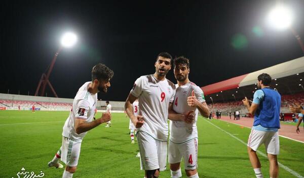 عکس فوتبال ایران و بحرین