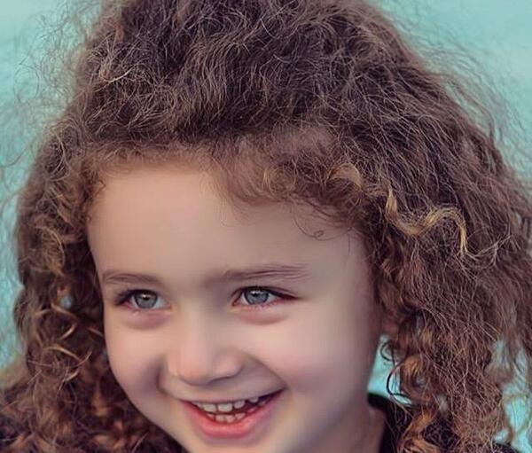 عکس بچه برای تصویر زمینه