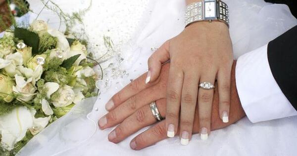 عکس دست عروس و داماد طبیعی