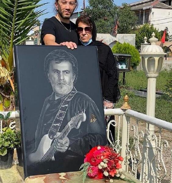 عکس مادر منصور خواننده
