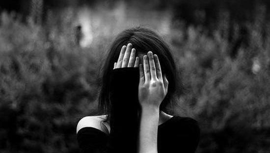 عکس سیاه سفید طبیعی دخترانه