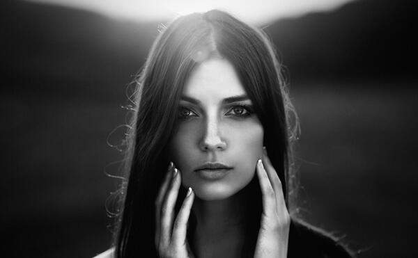 عکس سیاه سفید طبیعی دخترانه