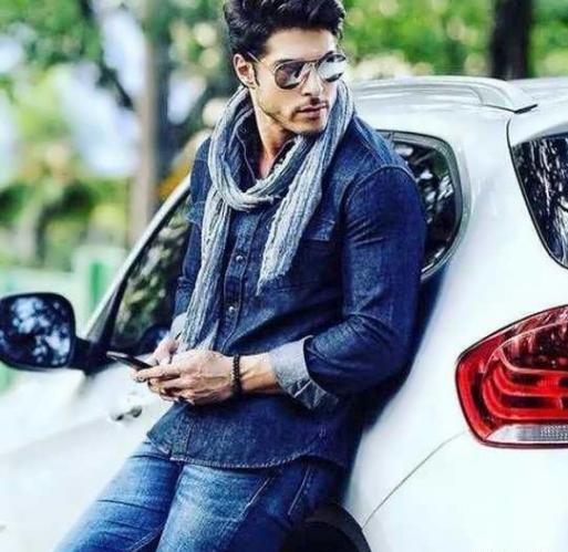 ژست عکس دخترانه در روستا