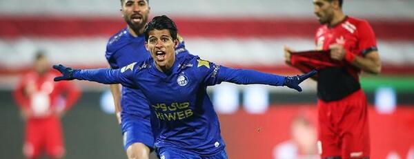 عکس فوتبال استقلال و پرسپولیس