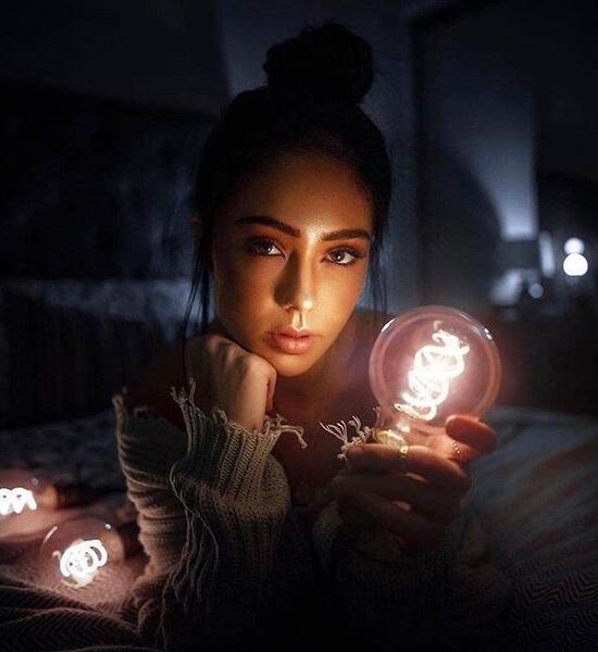 ژست عکس دخترانه شب