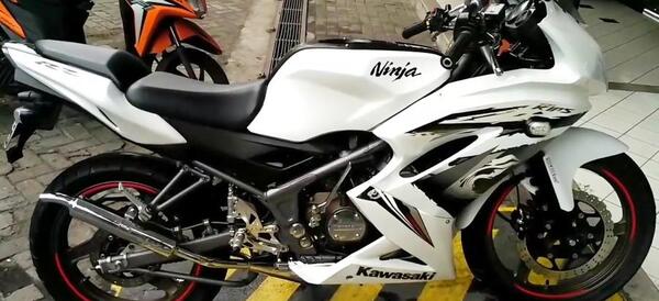 عکس موتور zx 150