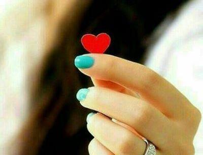 عکس قلب در دست