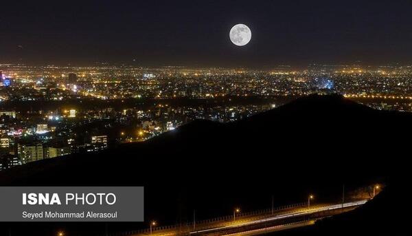 عکس ماه صورتی امشب