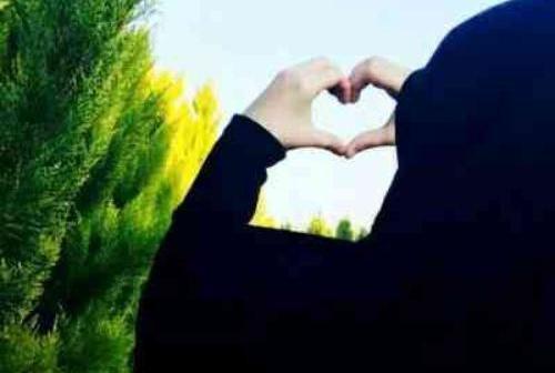 عکس دختر چادری از نیم رخ
