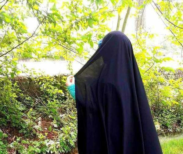 عکس دختر چادری از نیم رخ