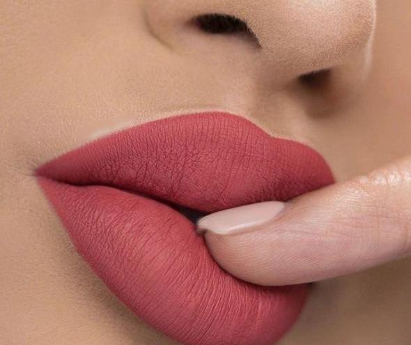 عکس لب کالباسی