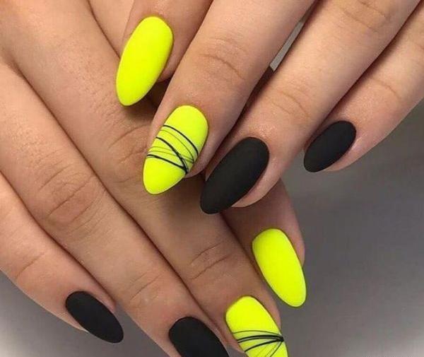 عکس ناخن زرد و مشکی