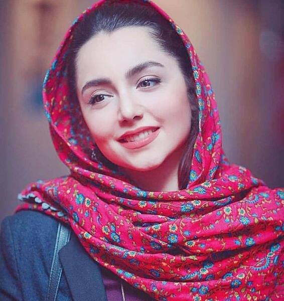 عکس بازیگر نازنین بیاتی