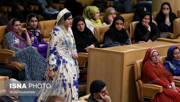 عکس زن روحانی بی حجاب