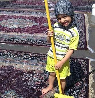 عکس فرش شستن