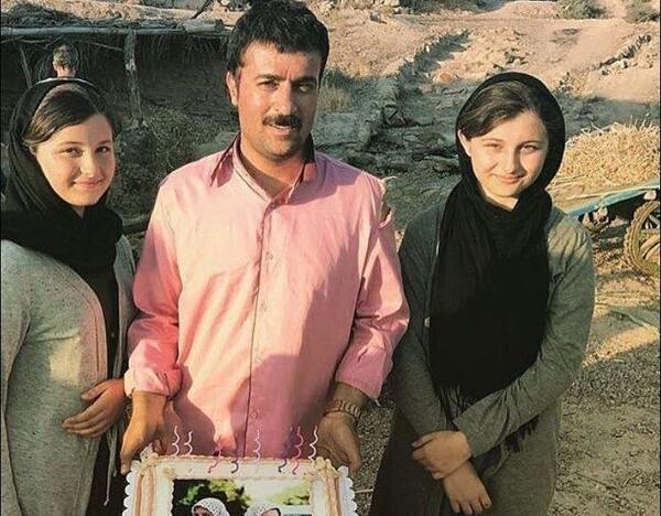 عکس سارا و نیکا فرقانی اصل با پدر و مادر