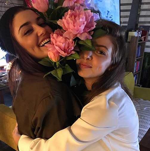 عکس هانده با حجاب