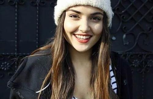 عکس هانده با حجاب