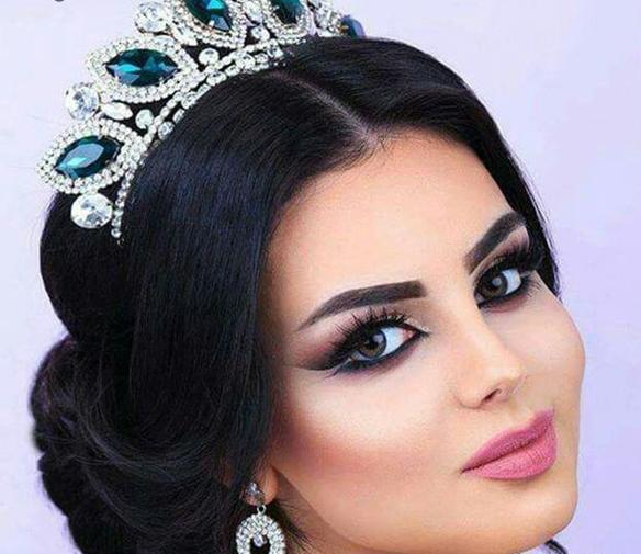 عکس ملکه با تاج
