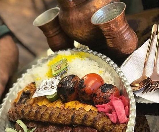 عکس غذا تو سینی مسی