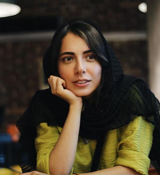 عکس یلدا در خانه امن