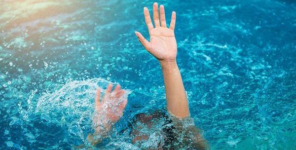عکس دریا غرق شدن