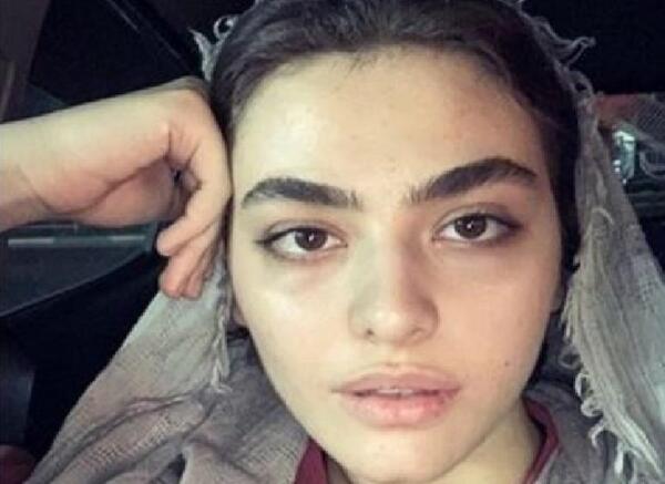 عکس بی آرایش ریحانه پارسا