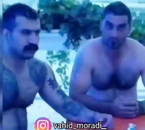 عکس وحید مرادی با رفیقاش