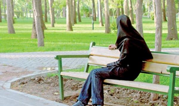 عکس دختر تنها تو پارک
