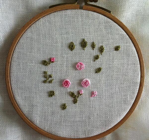 عکس ساده گلدوزی