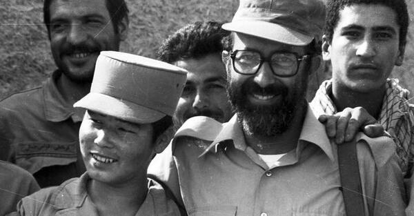 عکس شهید چمران با رهبر