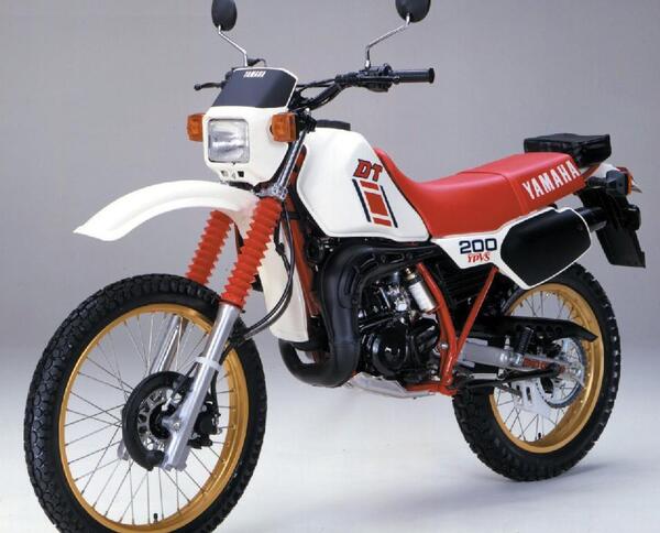 عکس موتور yamaha 200